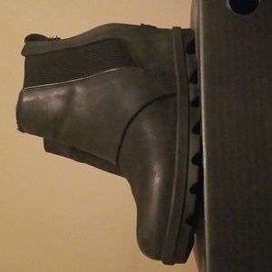 Sorel Joan of Artic Wedge II Chelsea black suede boot size 8